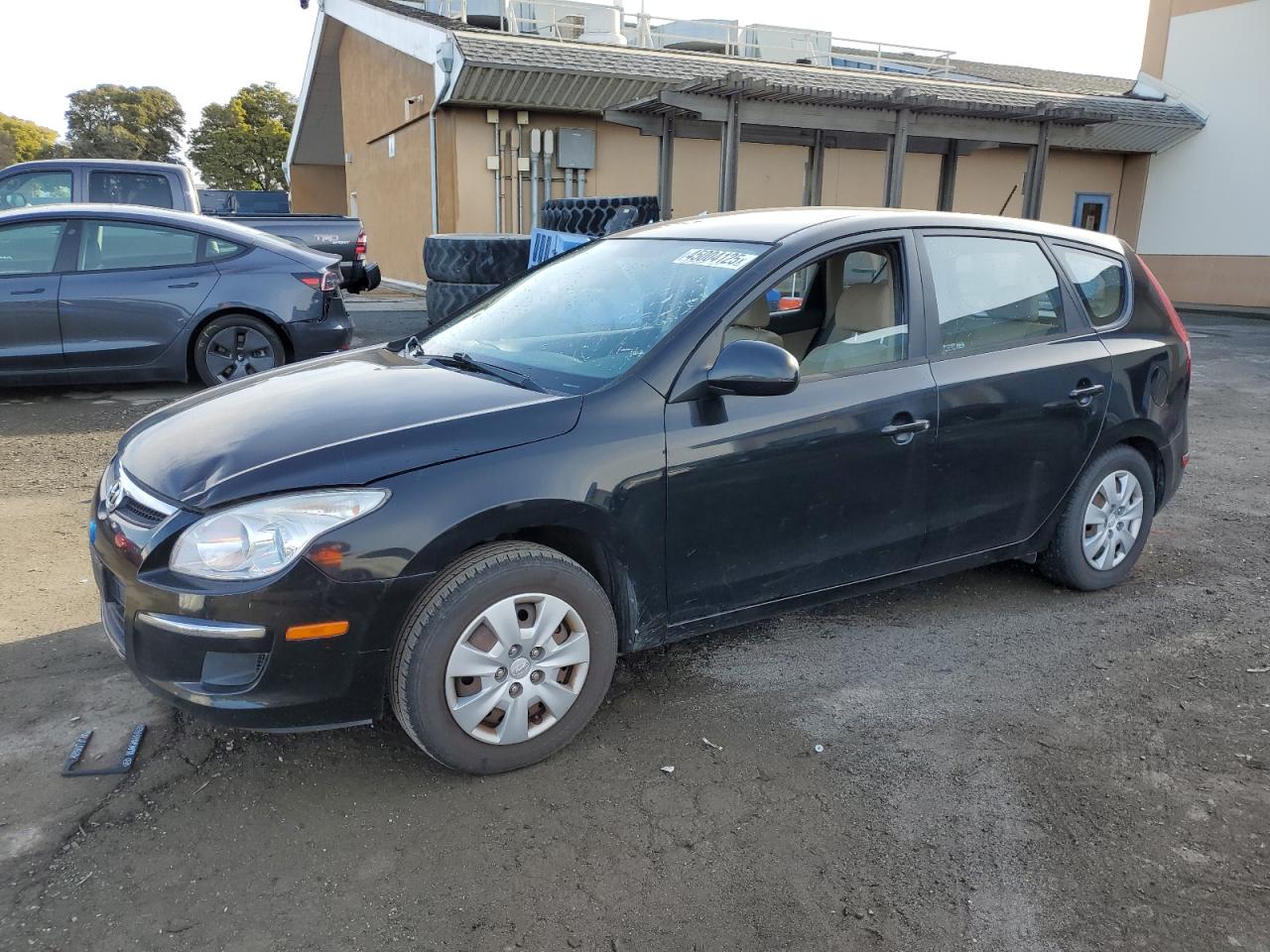 2012 Hyundai Elantra - Image 1