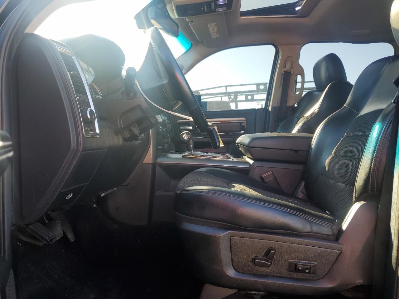 2013 RAM 1500 - Image 7