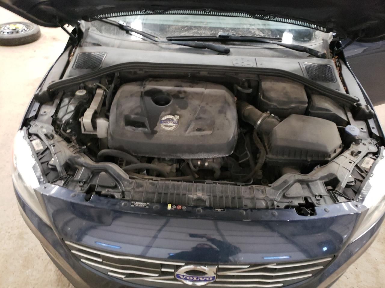 2015 Volvo V60 - Image 11
