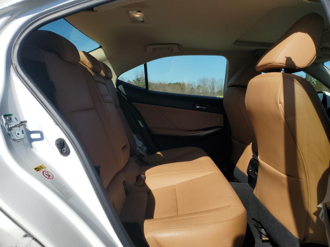 2015 Lexus IS - Image 10