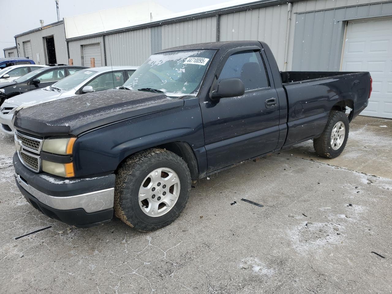 2007 Chevrolet Silverado - Image 1