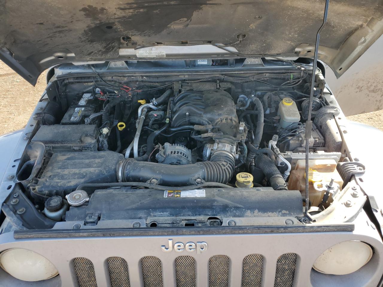 2015 Jeep Wrangler - Image 11