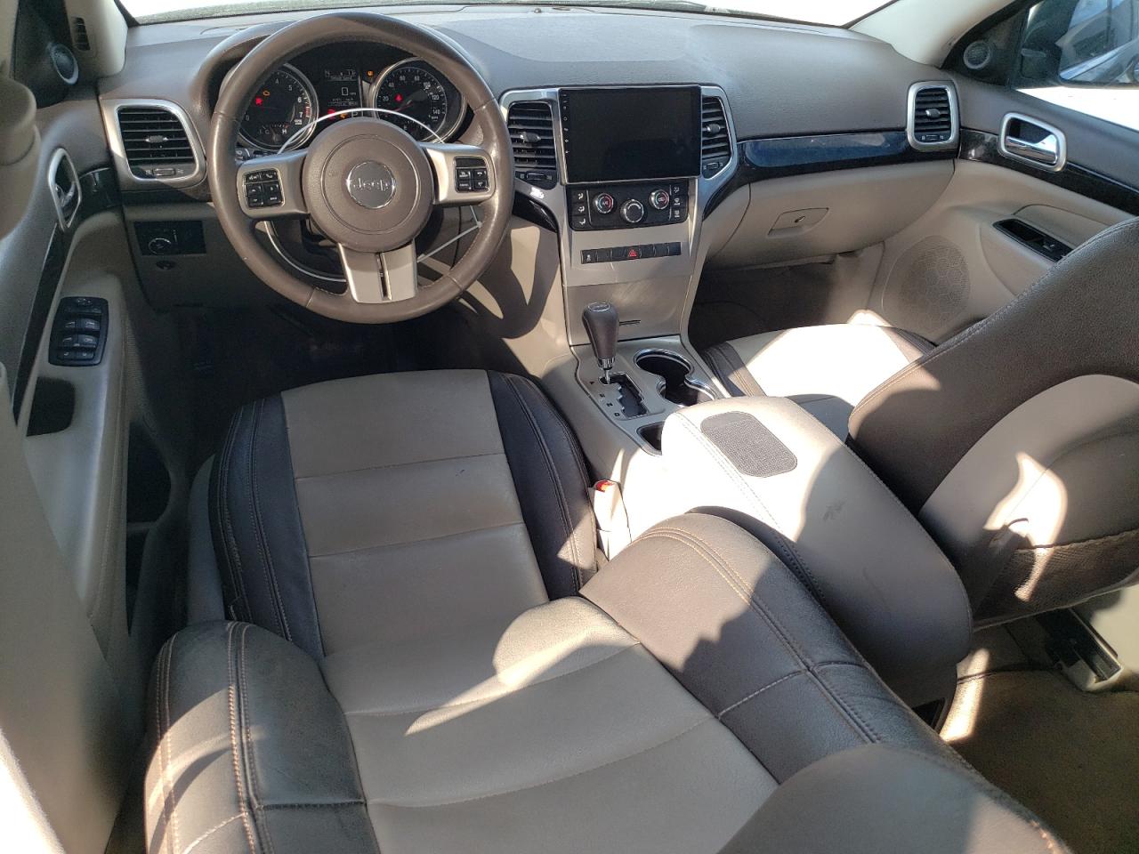 2011 Jeep Grand Cherokee - Image 8