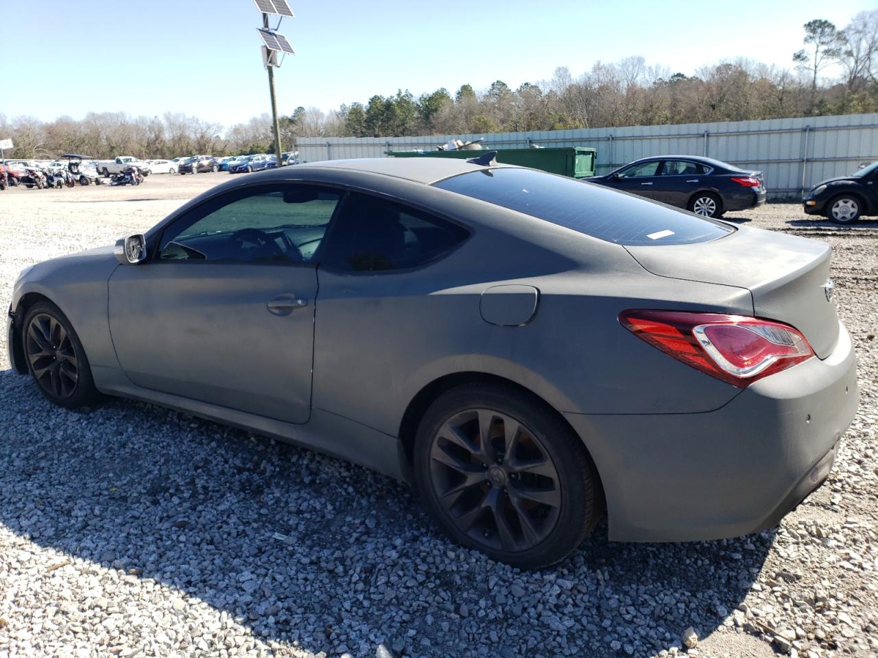 2013 Hyundai Genesis - Image 2