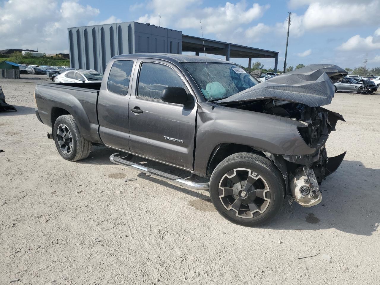 2012 Toyota Tacoma - Image 4