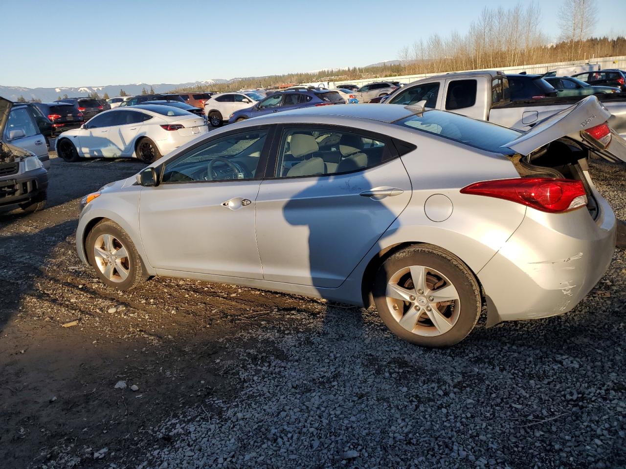 2013 Hyundai Elantra - Image 2