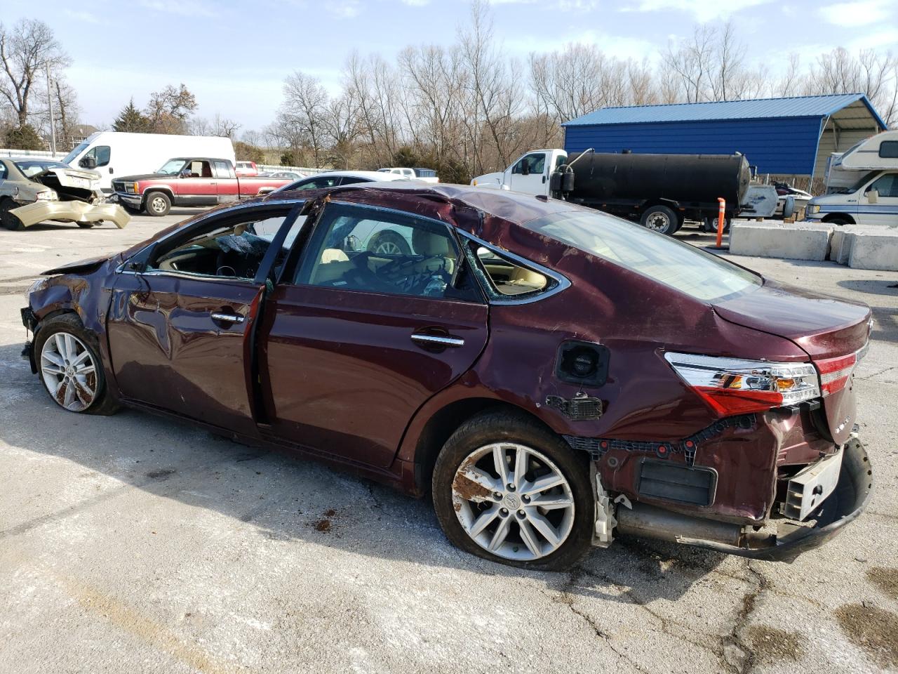 2015 Toyota Avalon - Image 2