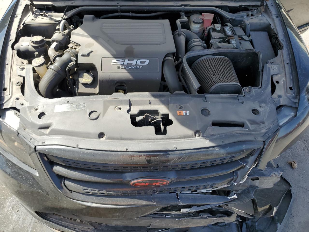 2010 Ford Taurus - Image 11