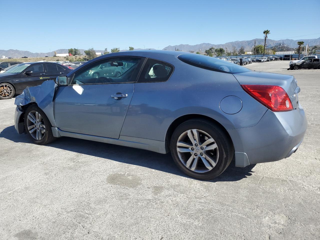2011 Nissan Altima - Image 2