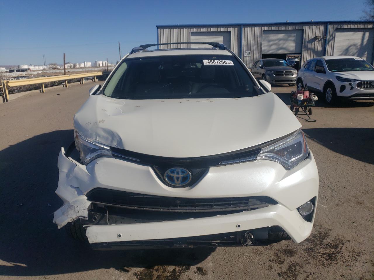 2017 Toyota RAV 4 - Image 5