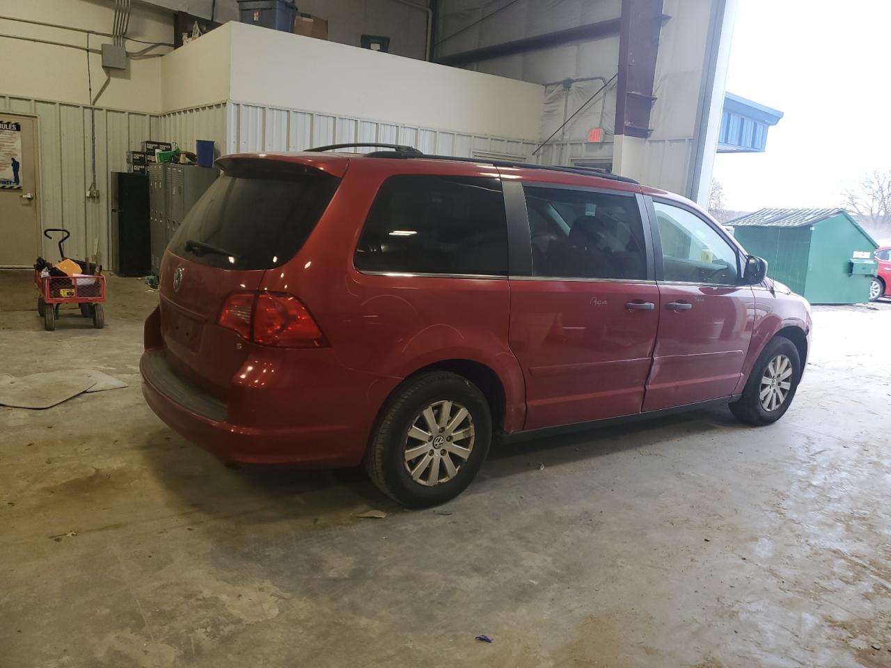 2009 Volkswagen Routan - Image 3