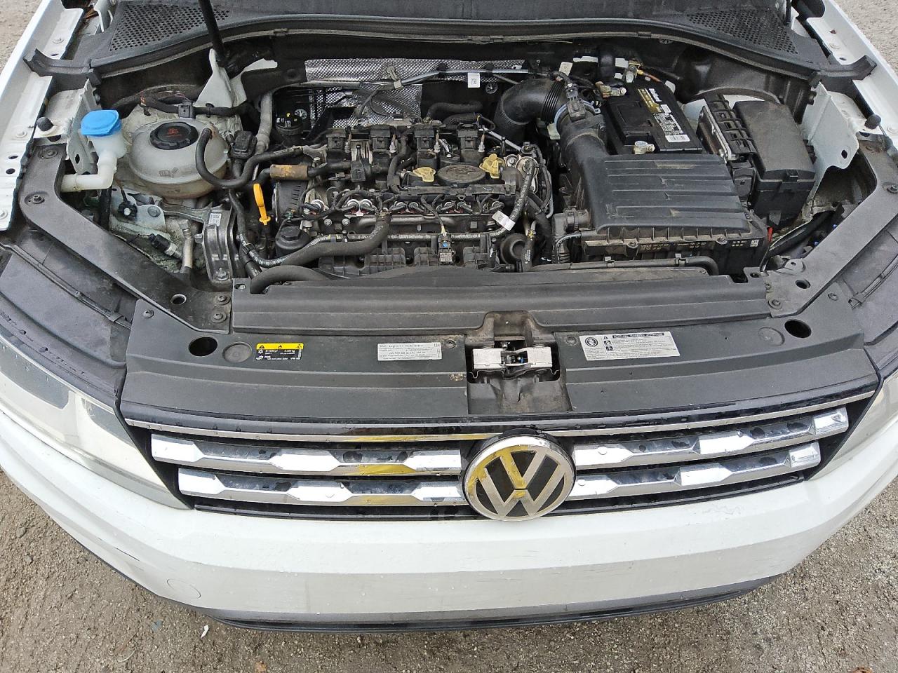 2020 Volkswagen Tiguan - Image 12