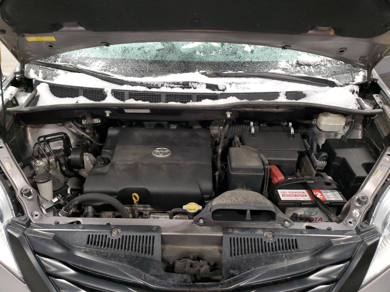 2011 Toyota Sienna - Image 12