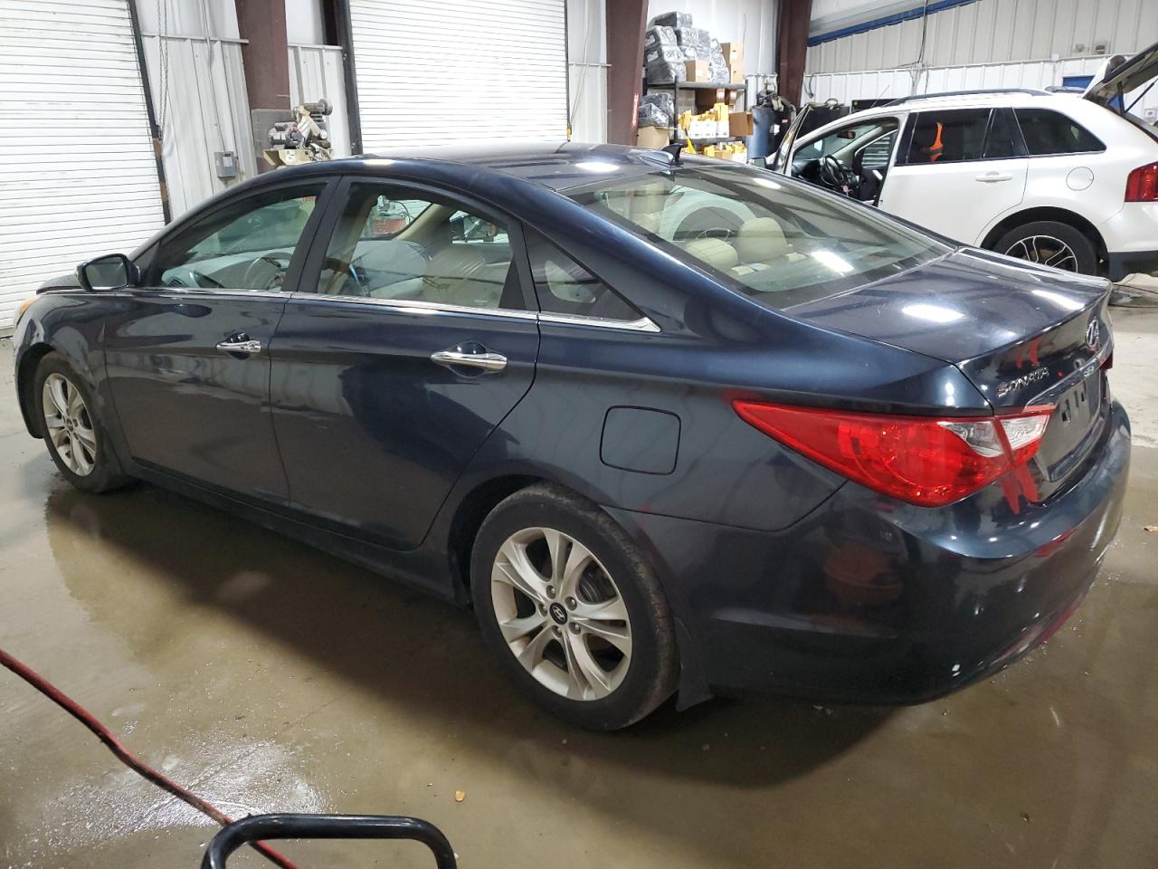 2013 Hyundai Sonata - Image 2