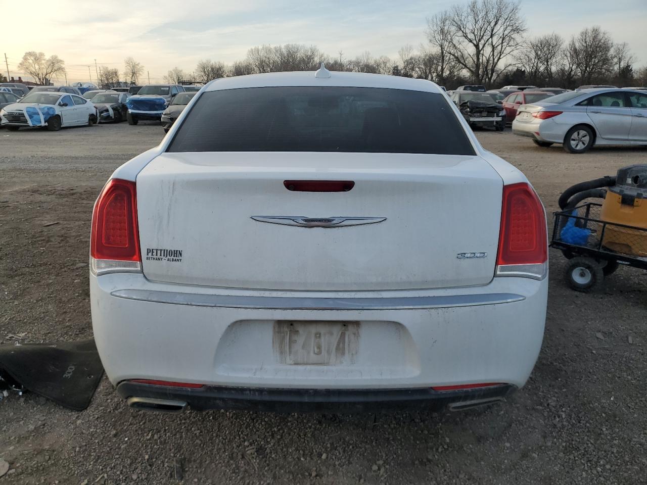 2016 Chrysler 300 - Image 6