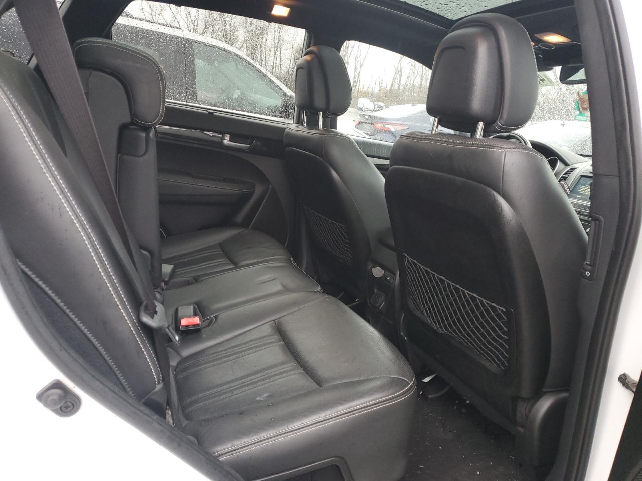 2014 Kia Sorento - Image 10