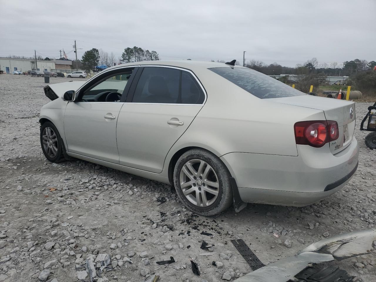 2010 Volkswagen Jetta - Image 2