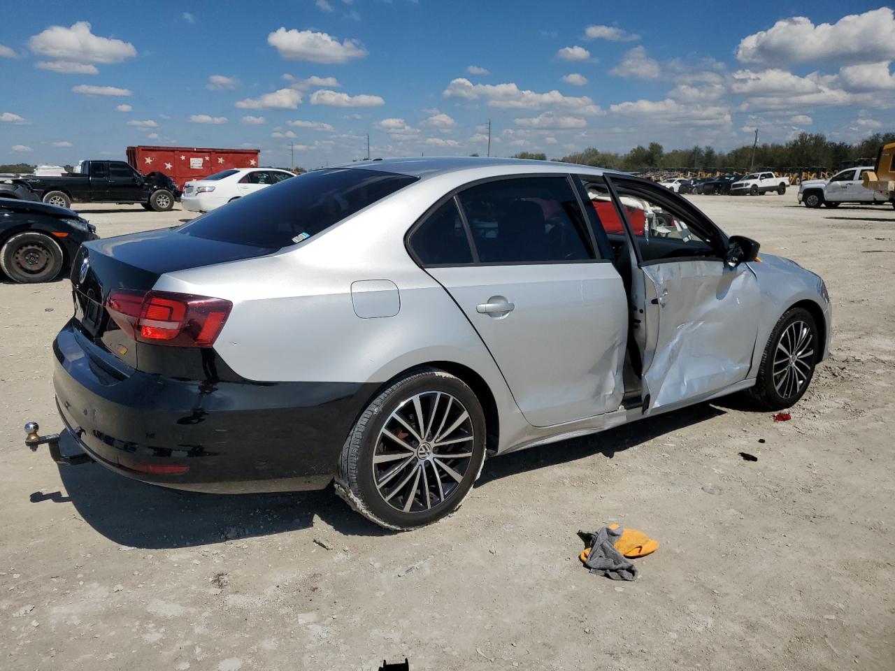 2016 Volkswagen Jetta - Image 3