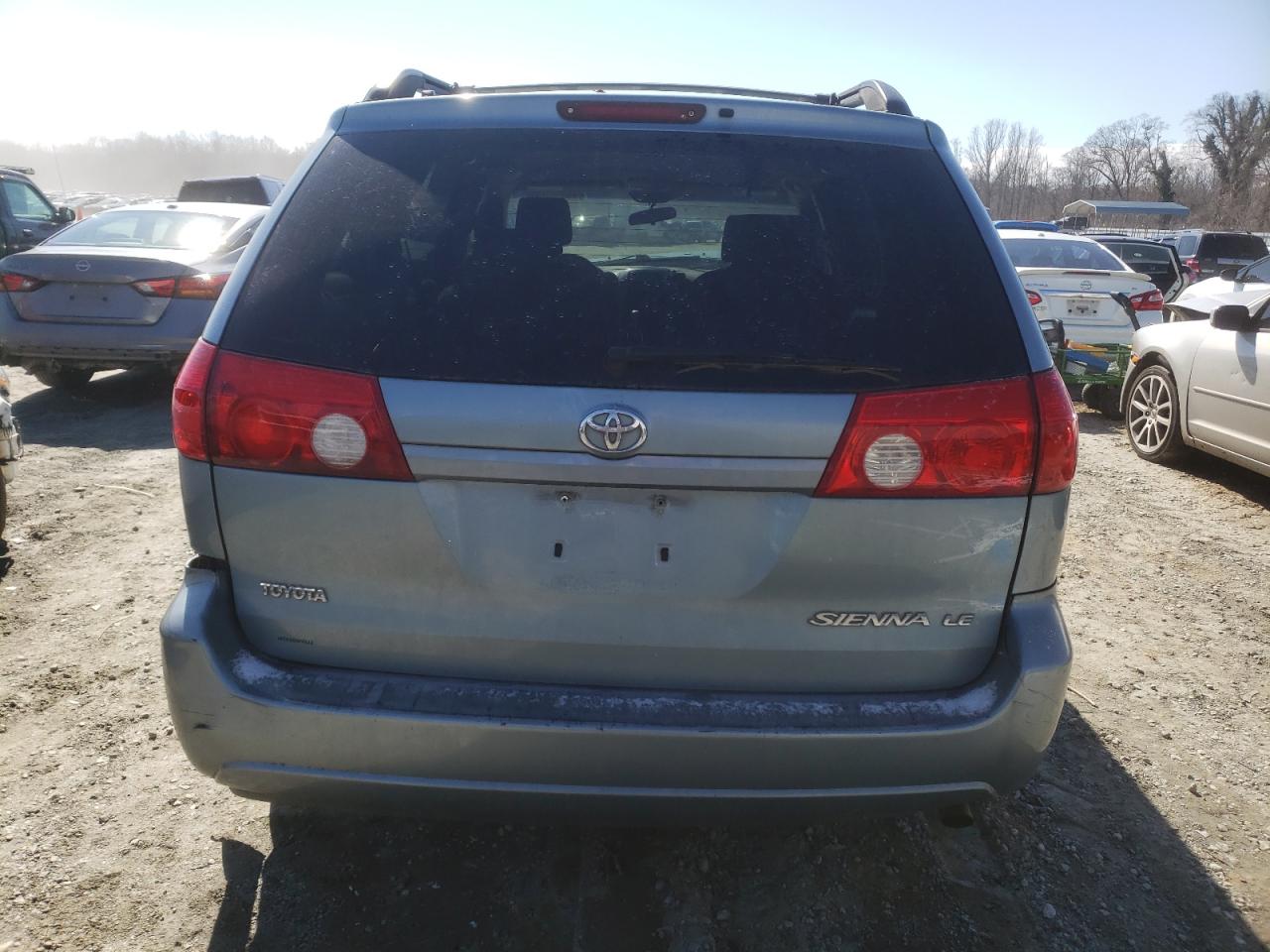 2007 Toyota Sienna - Image 6