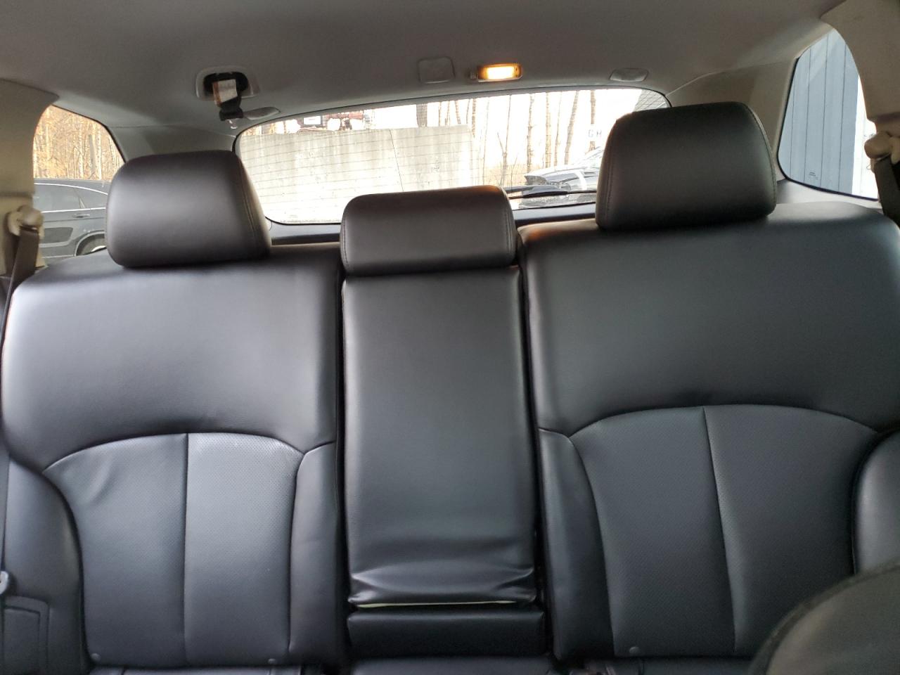 2012 Subaru Outback - Image 10