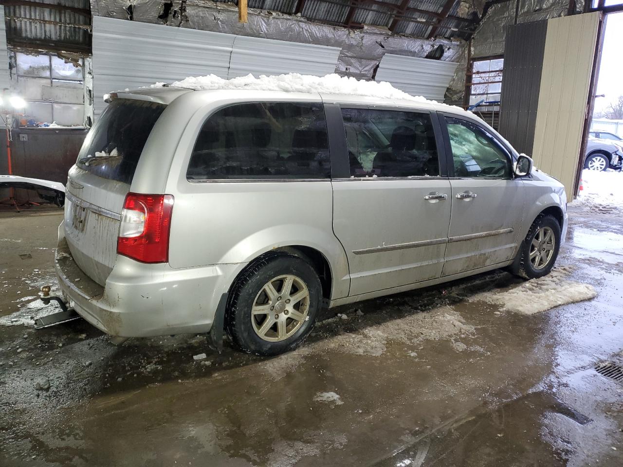 2012 Chrysler Town & Country - Image 3