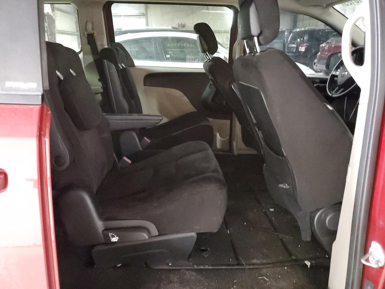 2014 Dodge Caravan - Image 12