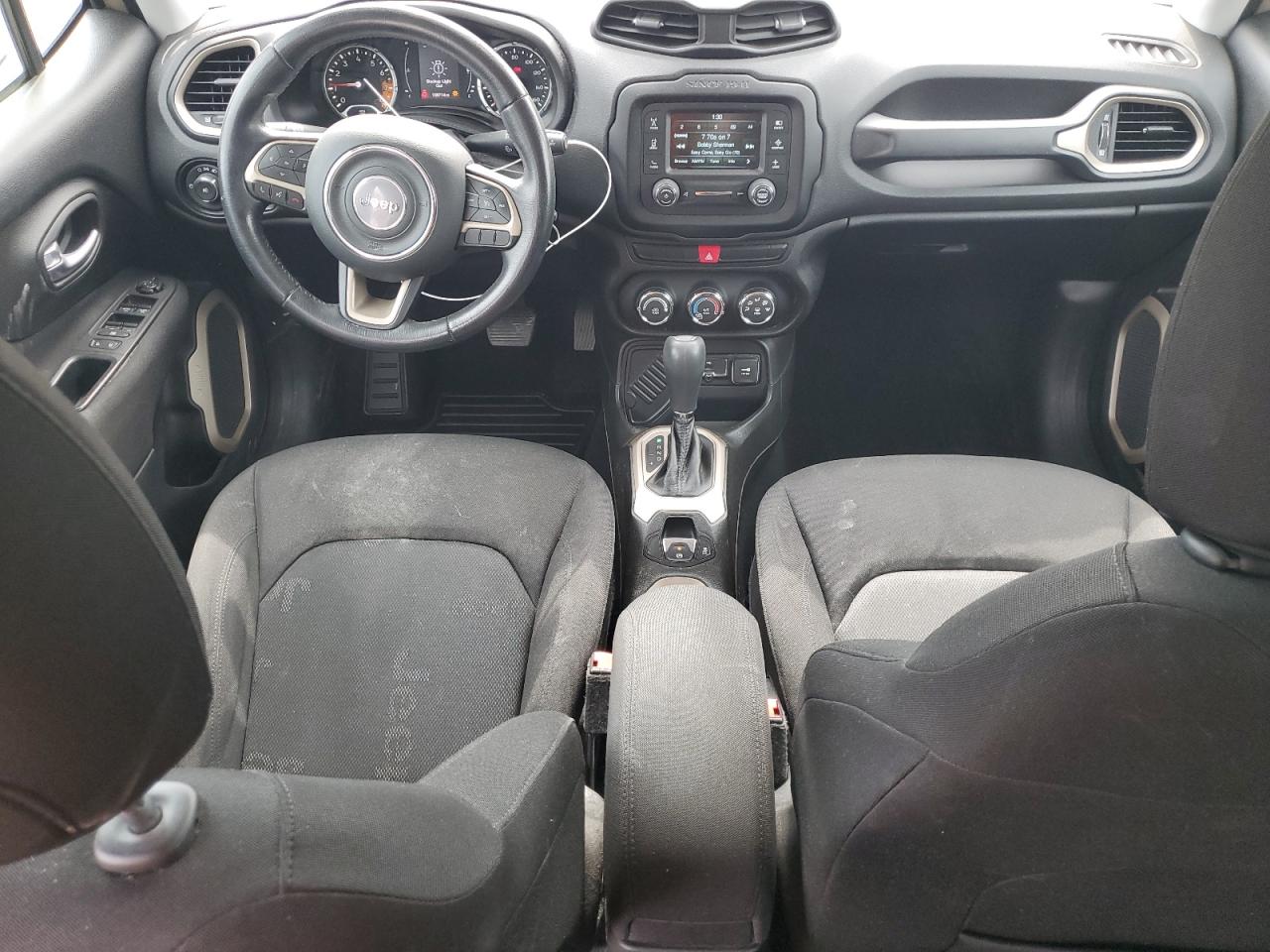 2015 Jeep Renegade - Image 8