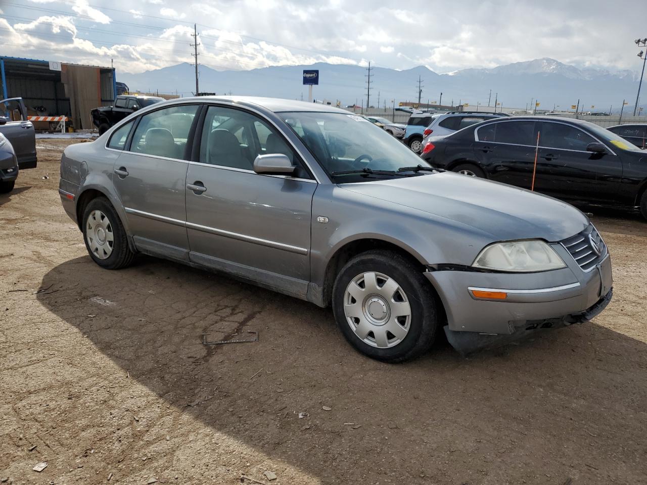 2004 Volkswagen Passat - Image 4