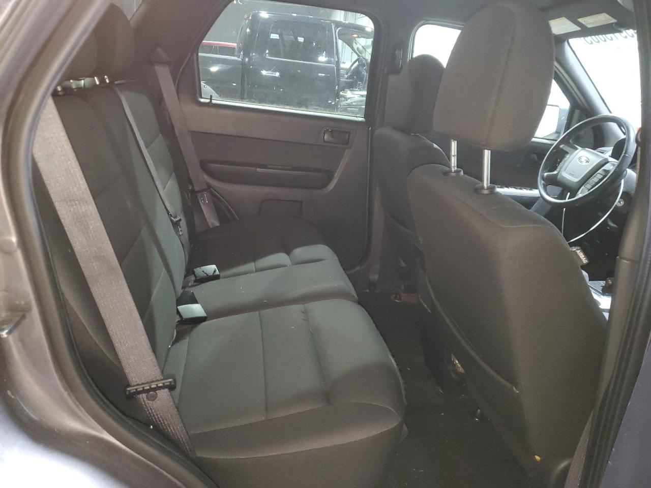 2010 Ford Escape - Image 12