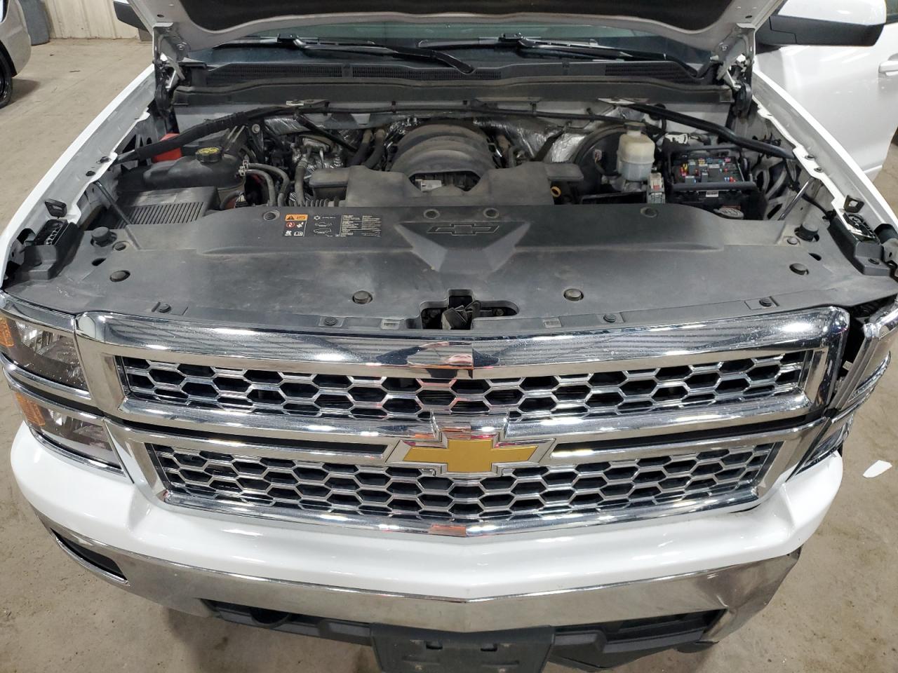 2015 Chevrolet Silverado - Image 12