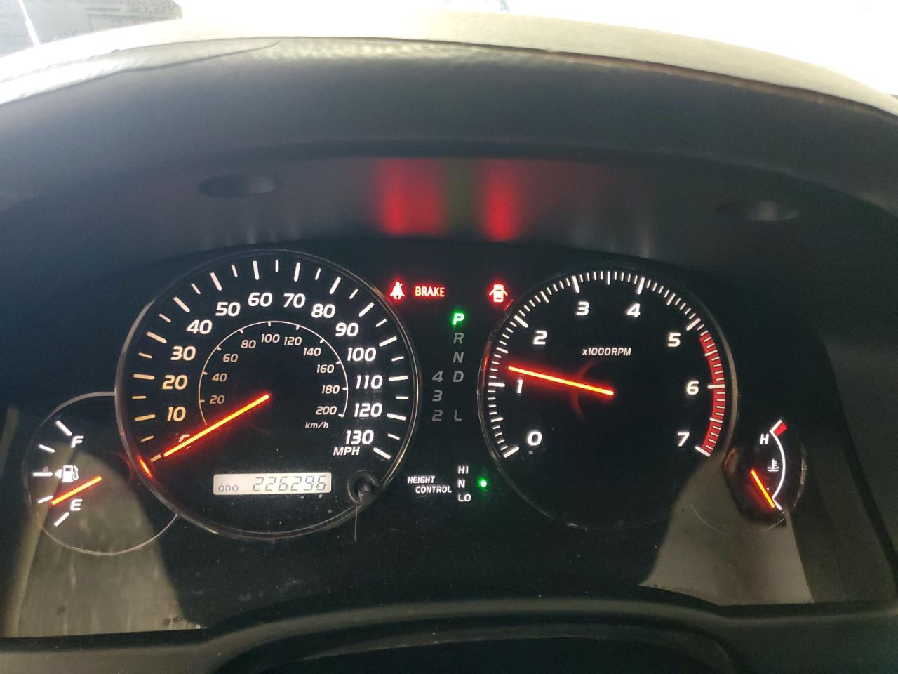 2004 Lexus GX - Image 9