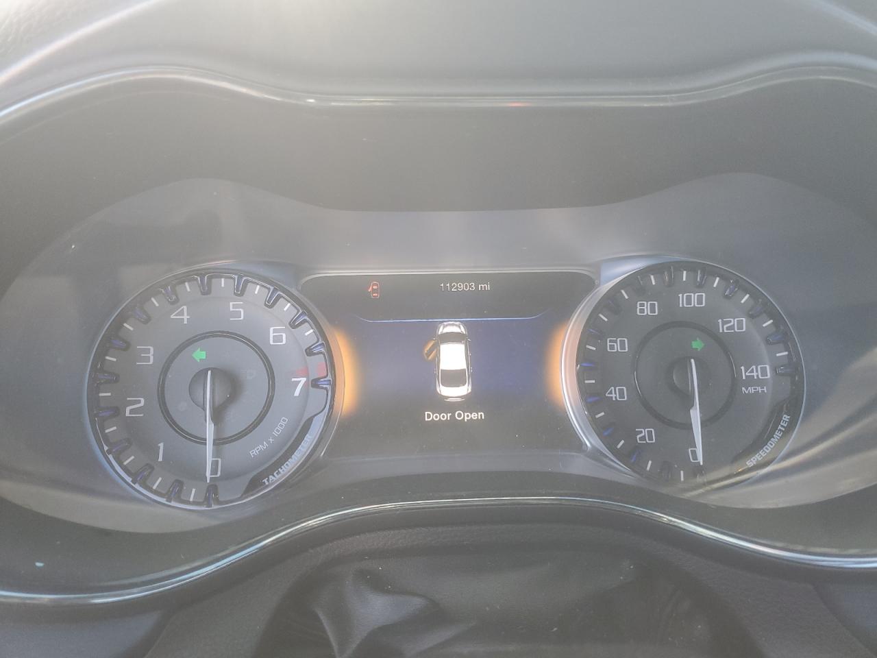 2015 Chrysler 200 - Image 9