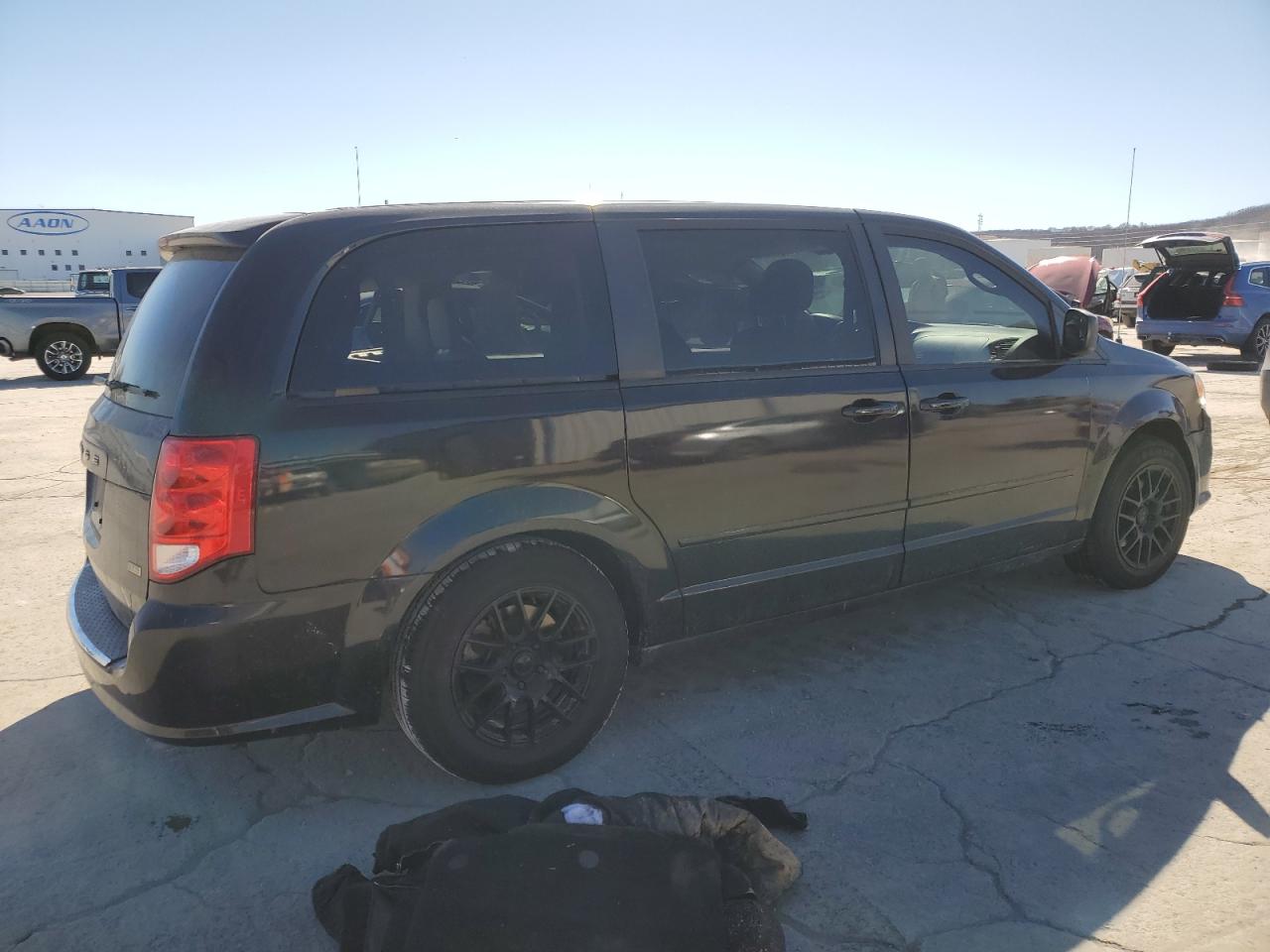 2016 Dodge Caravan - Image 3