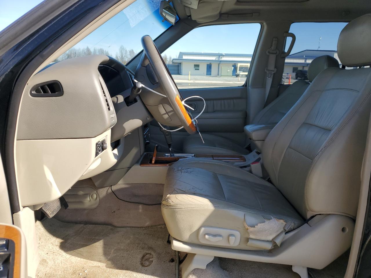 2003 Infiniti QX4 - Image 7