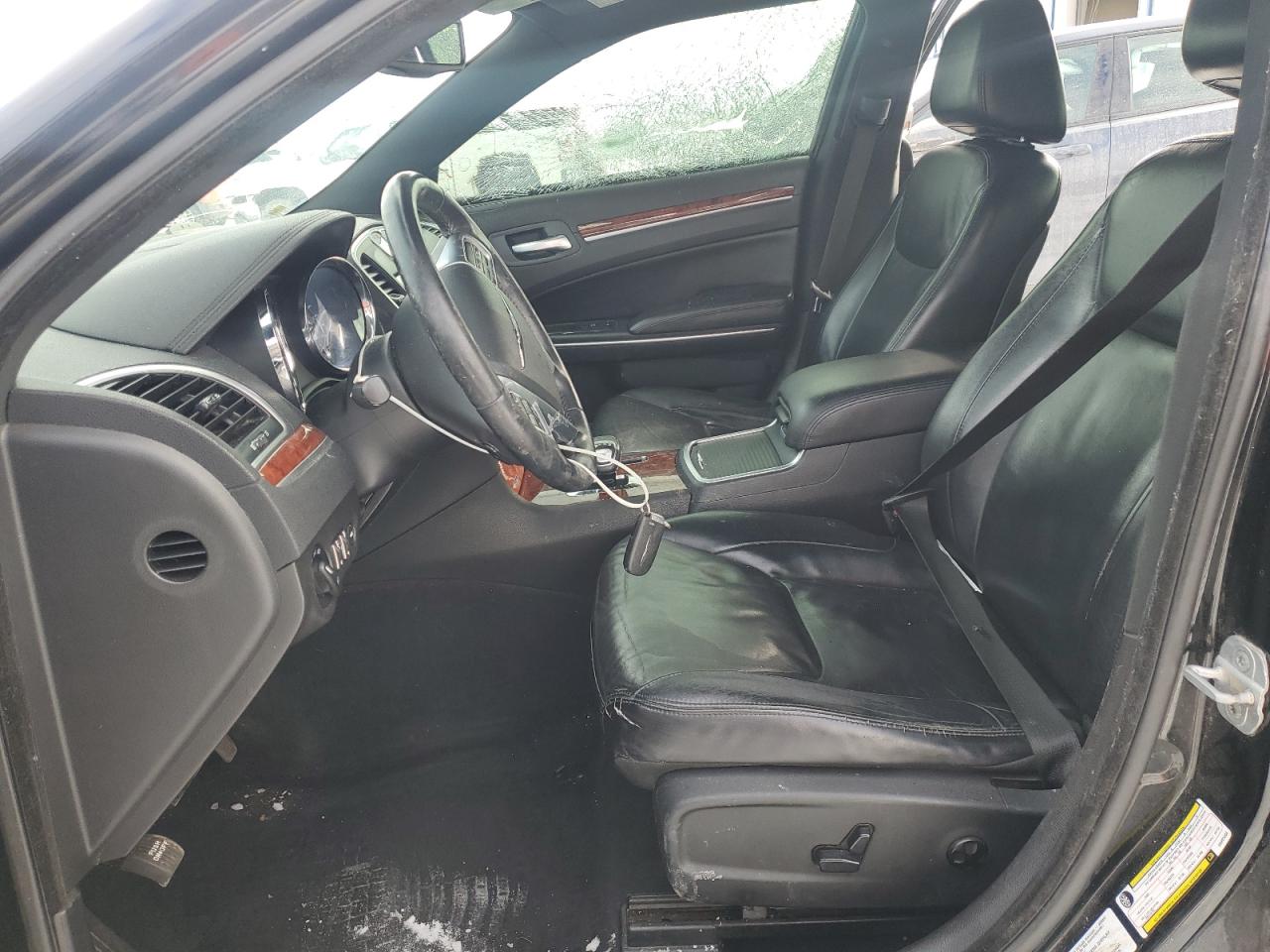2012 Chrysler 300 - Image 7