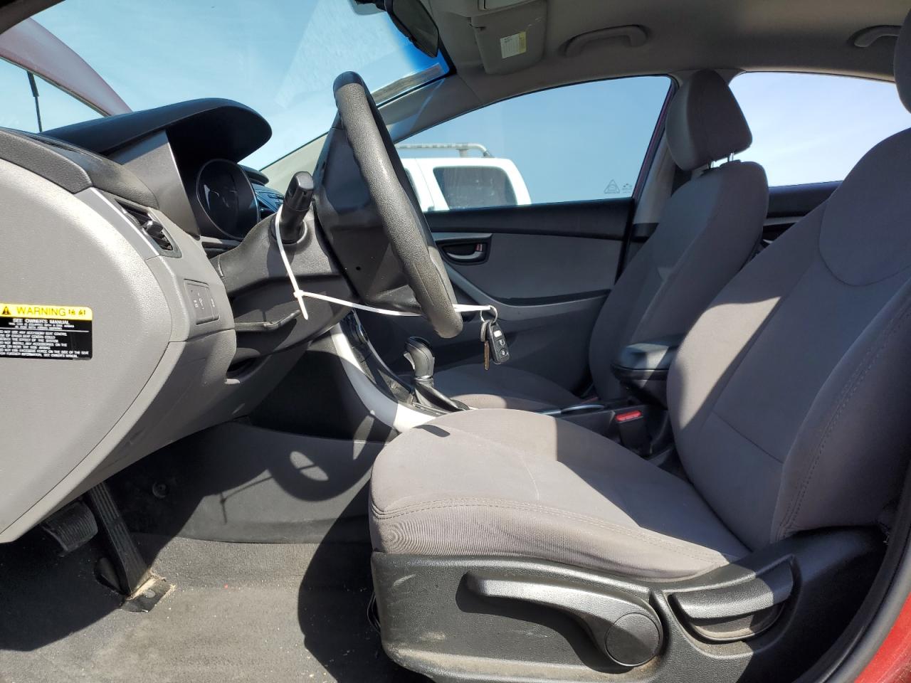 2014 Hyundai Elantra - Image 7