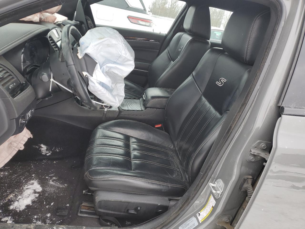 2017 Chrysler 300 - Image 7