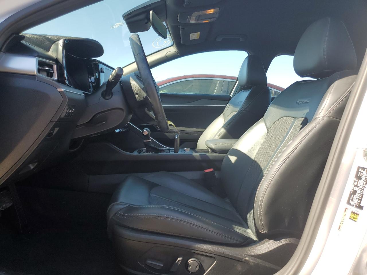 2022 Kia K5 - Image 7