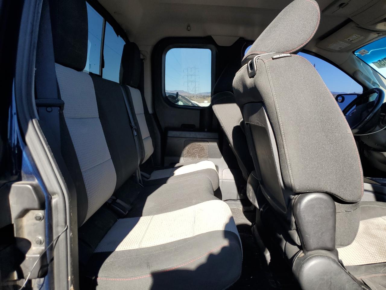2012 Nissan Titan - Image 10
