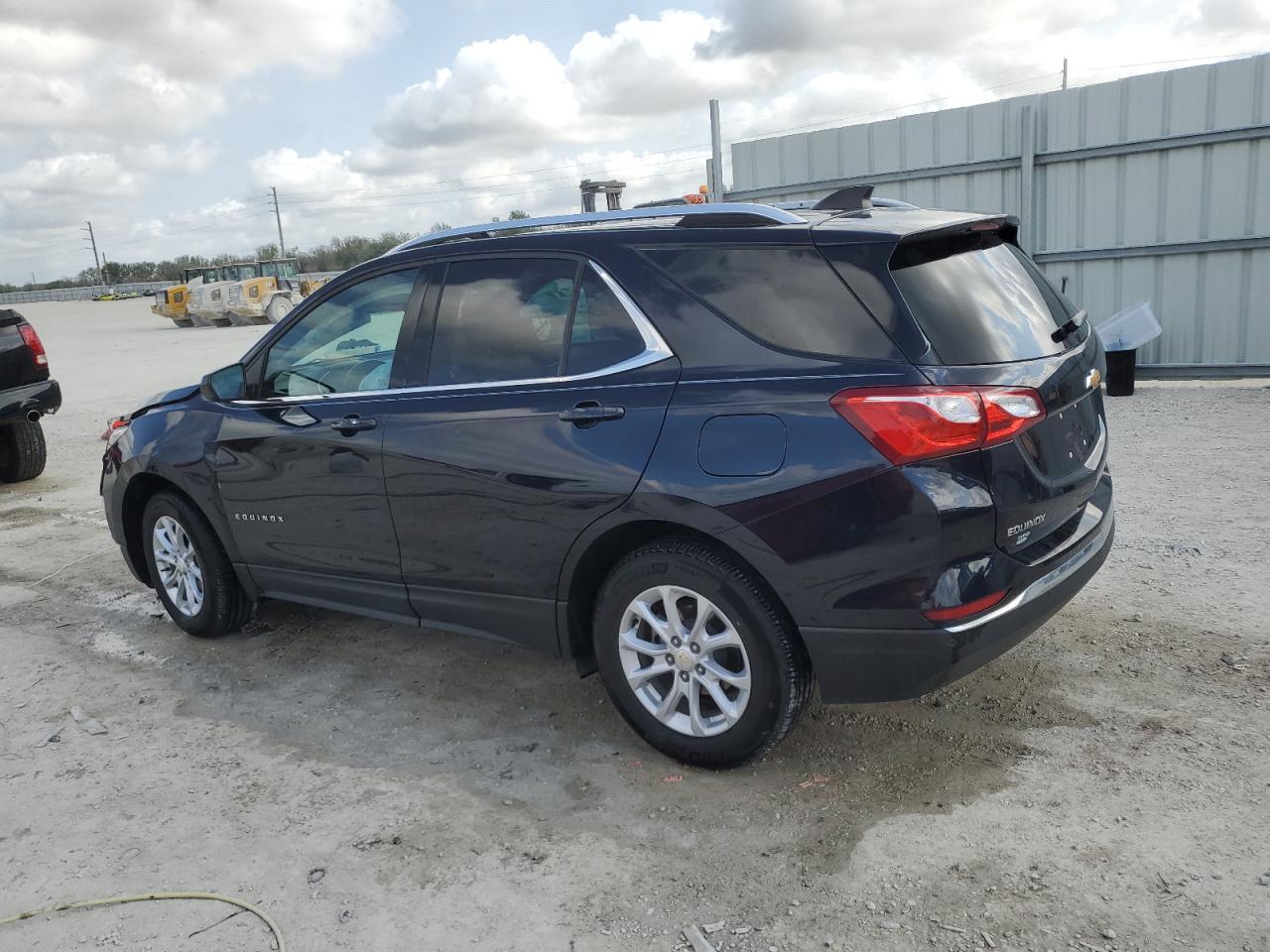 2020 Chevrolet Equinox - Image 2
