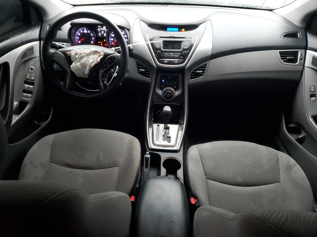 2013 Hyundai Elantra - Image 8