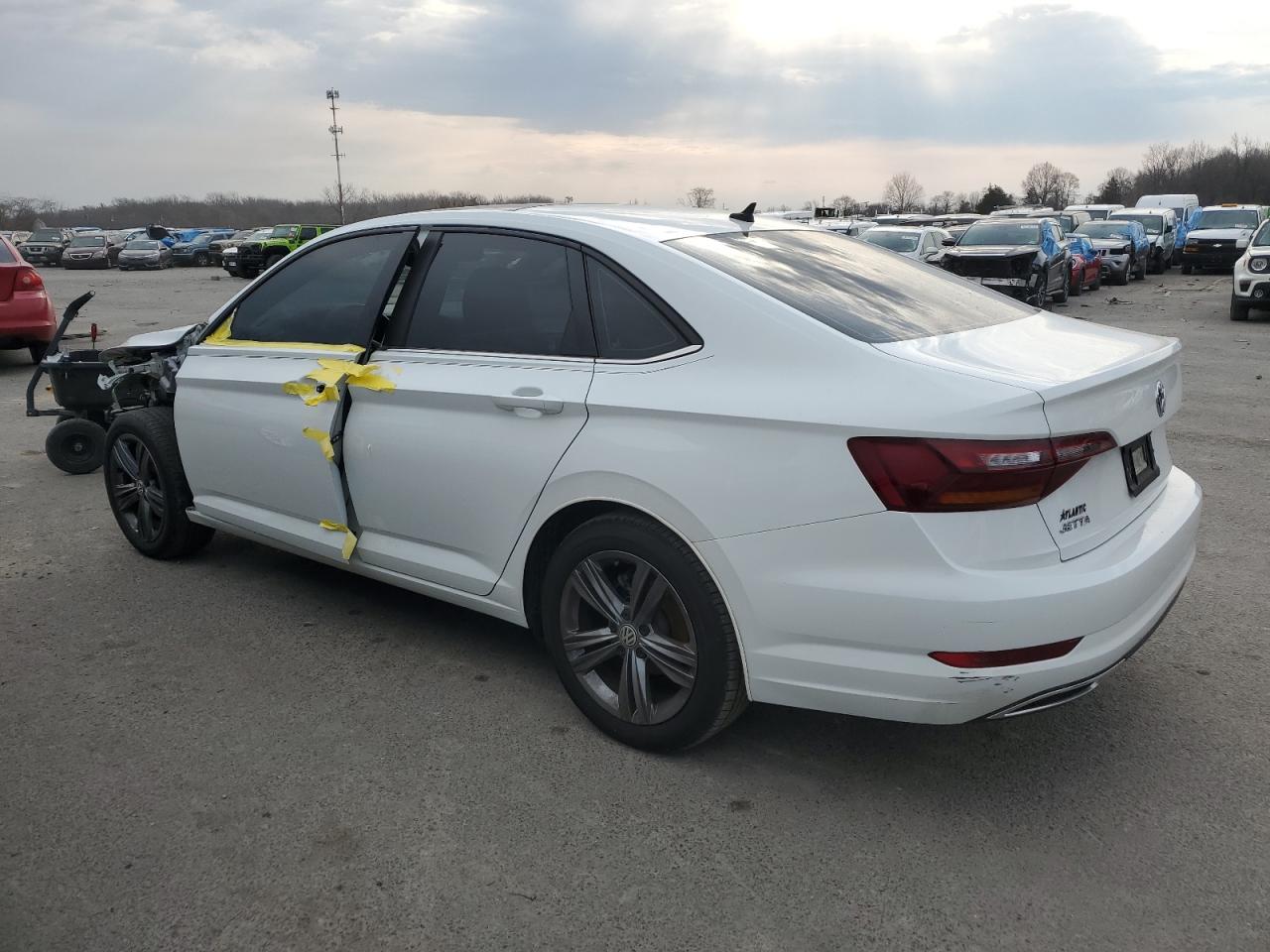2019 Volkswagen Jetta - Image 2