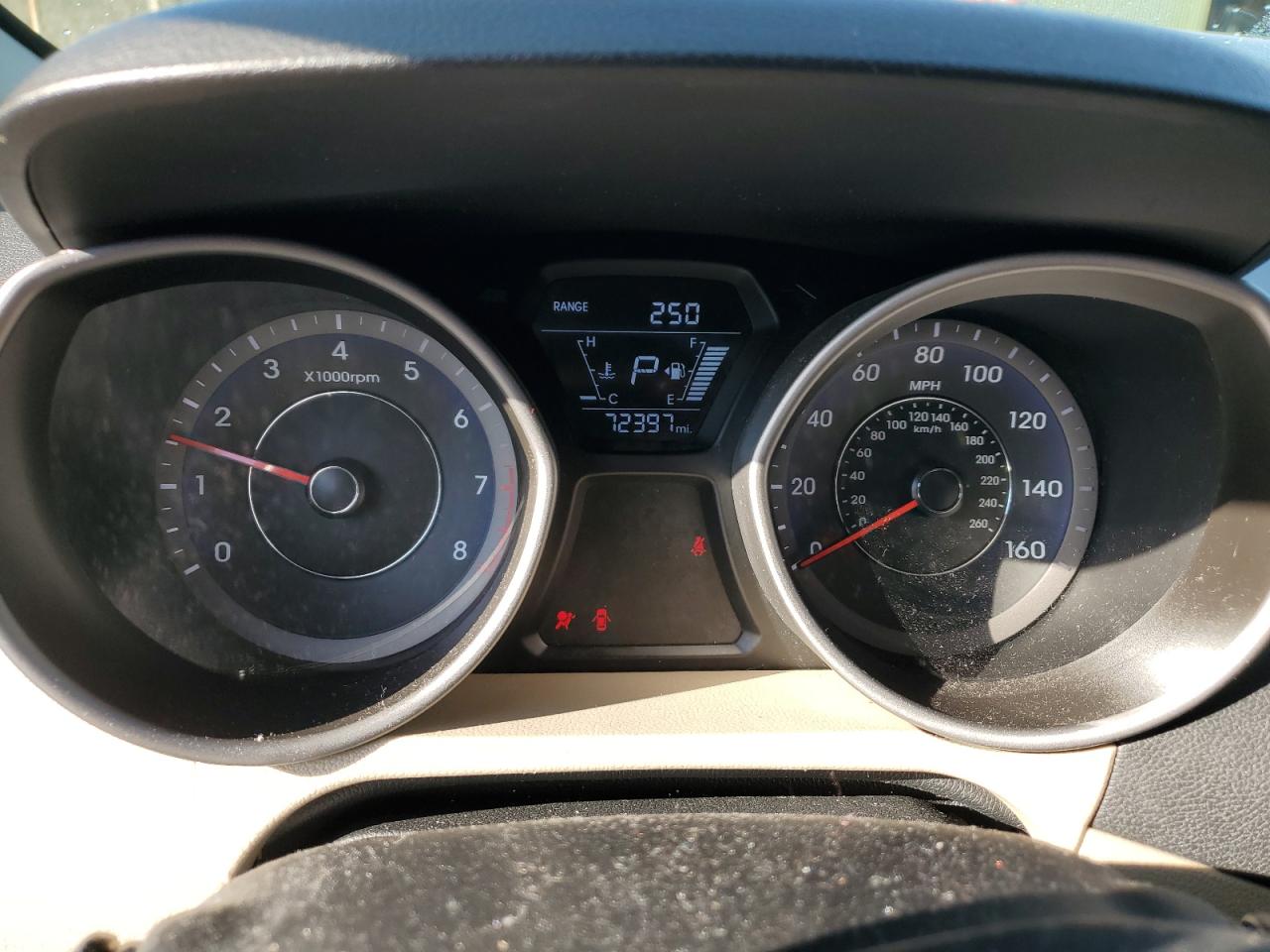 2015 Hyundai Elantra - Image 9