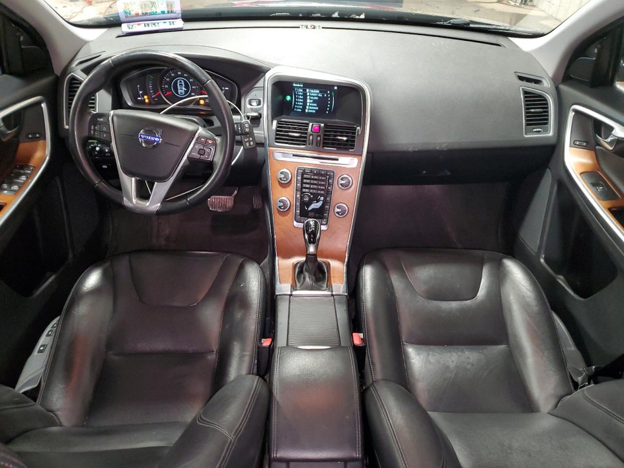 2017 Volvo XC60 - Image 8