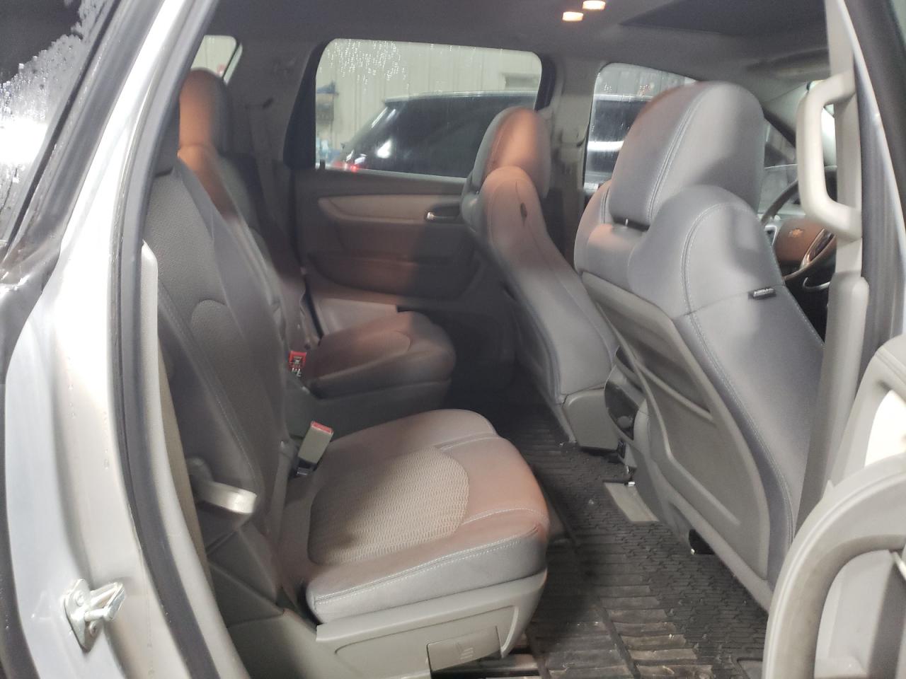 2015 Chevrolet Traverse - Image 10
