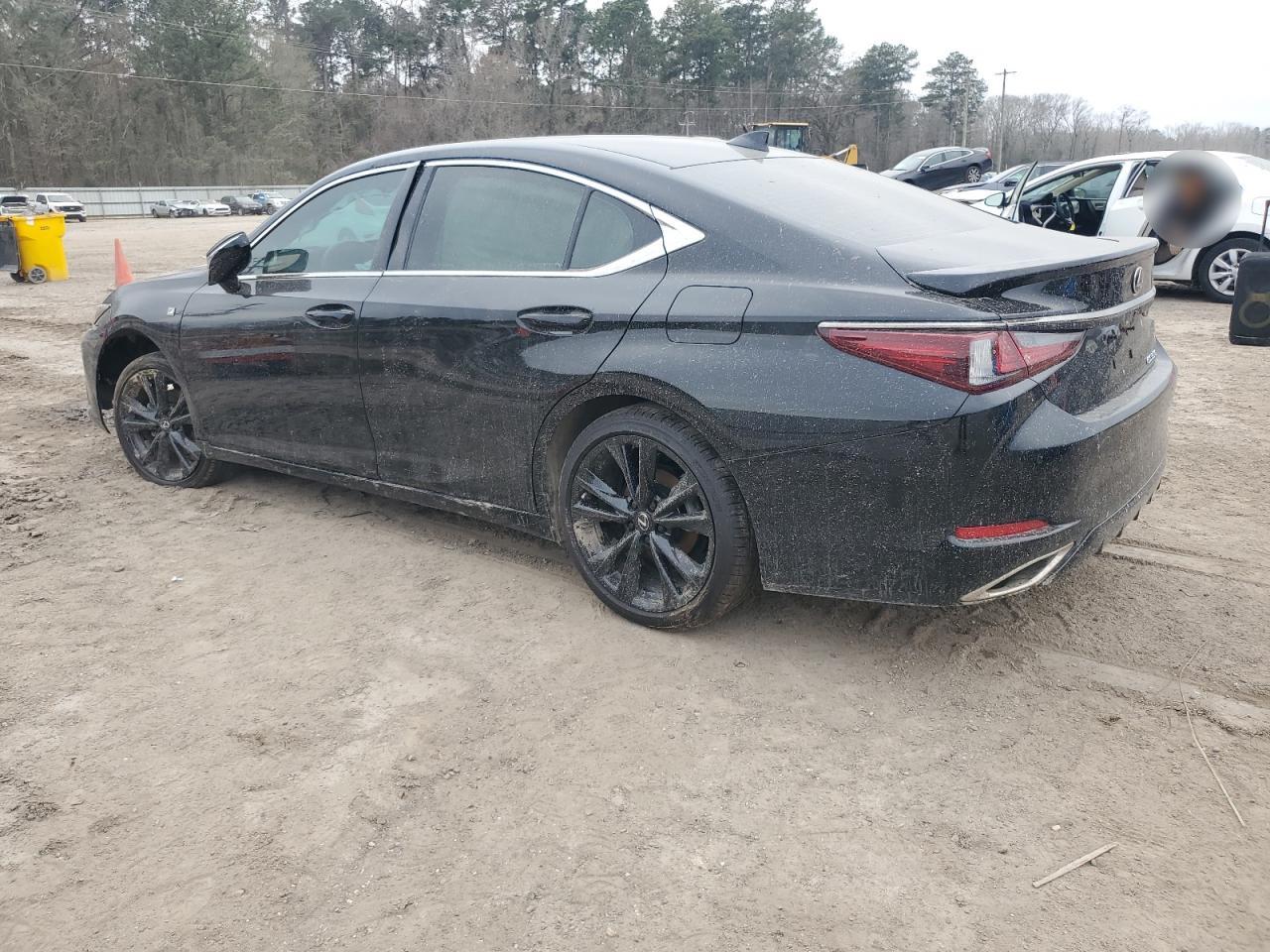 2022 Lexus ES - Image 2