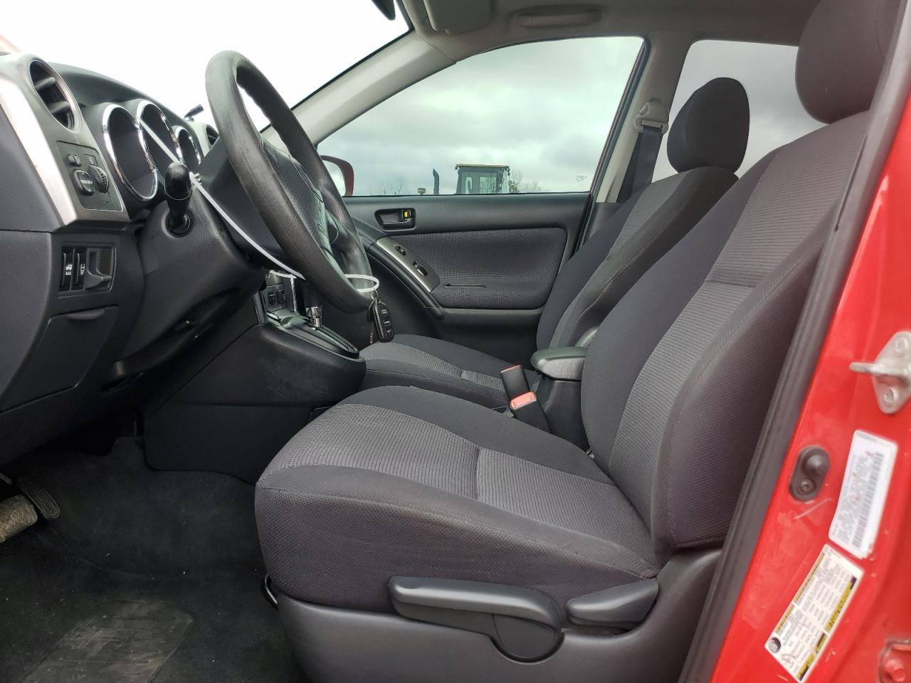 2006 Pontiac Vibe - Image 7