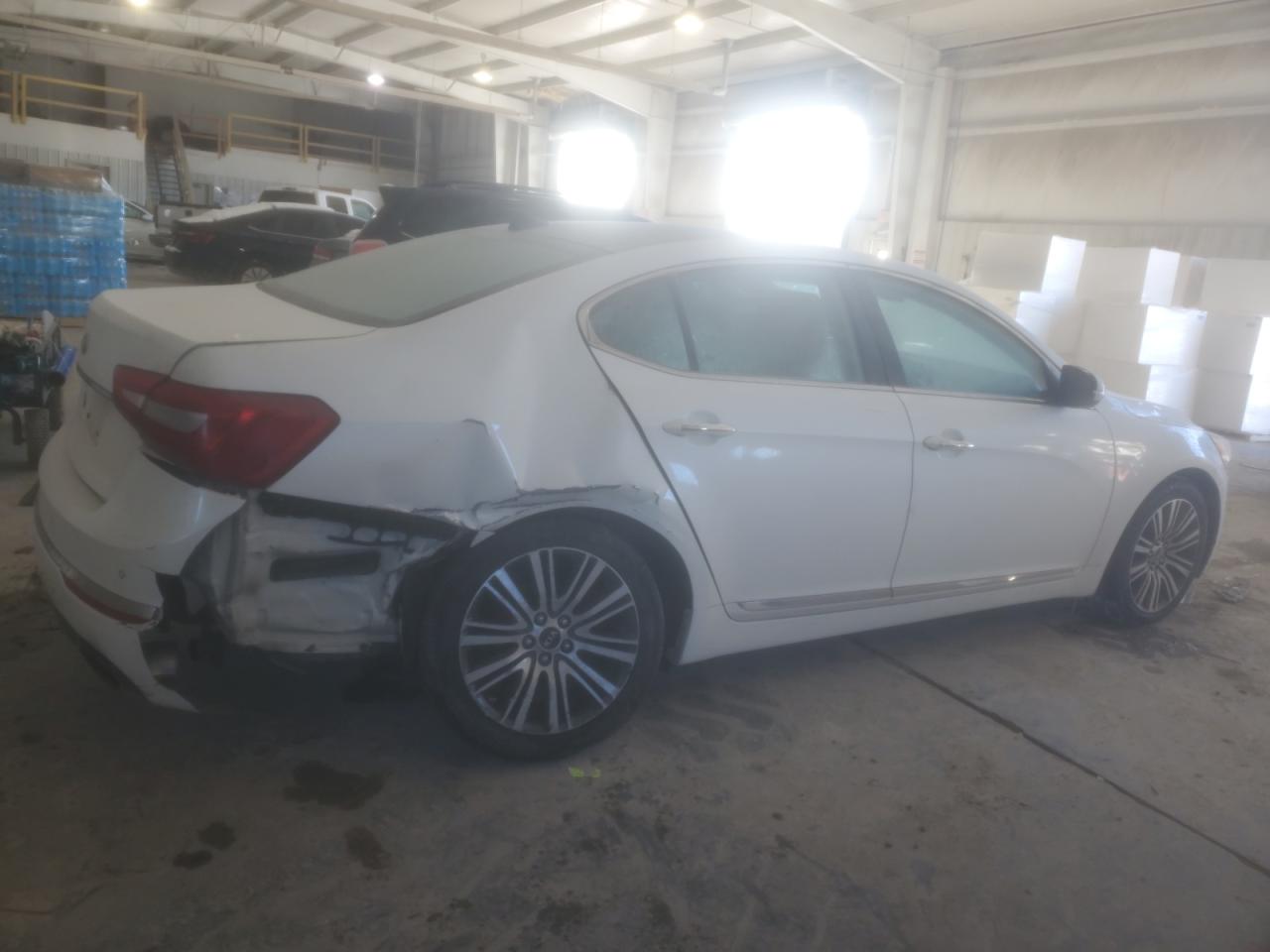 2015 Kia Cadenza - Image 3