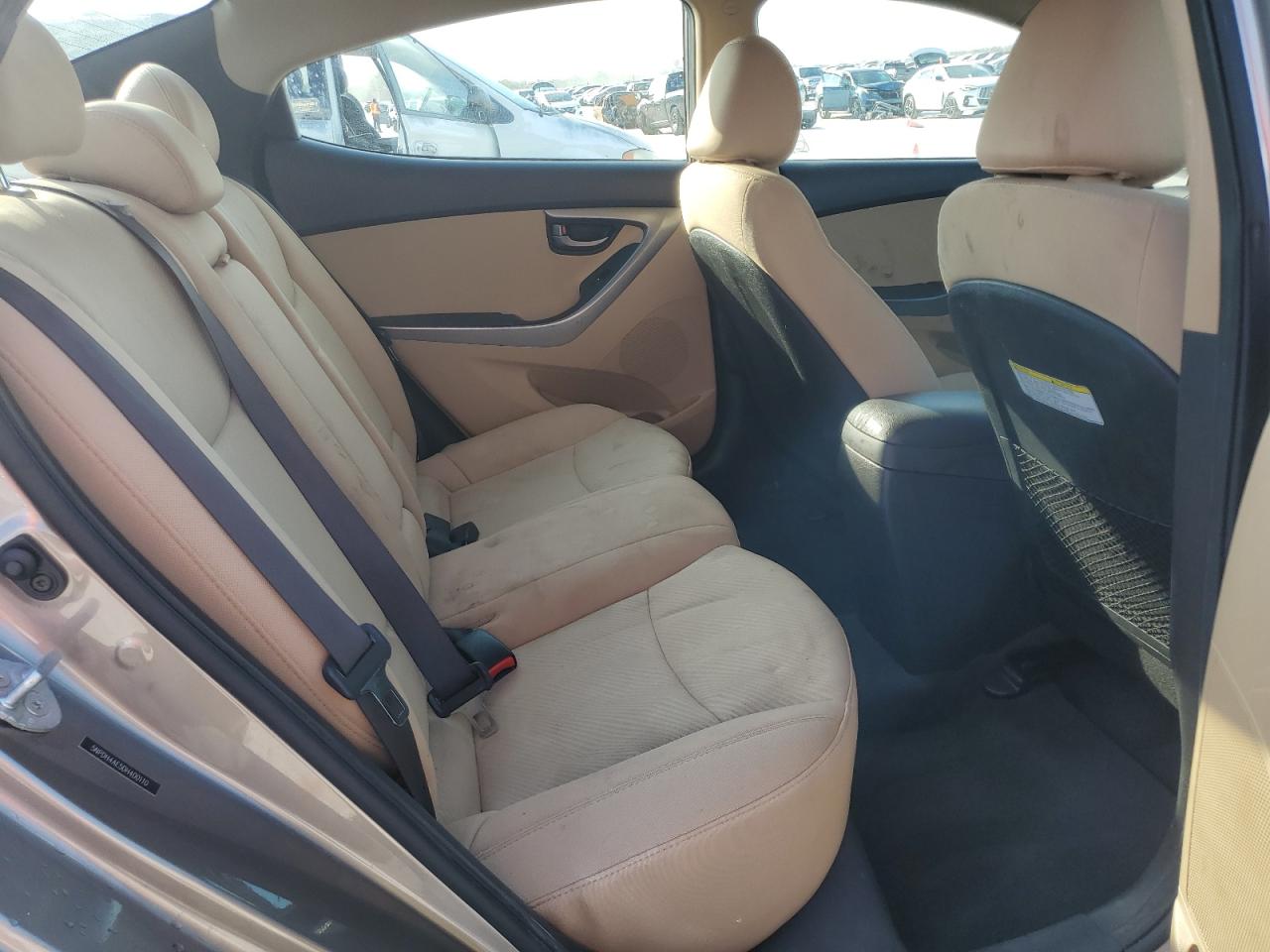 2013 Hyundai Elantra - Image 10