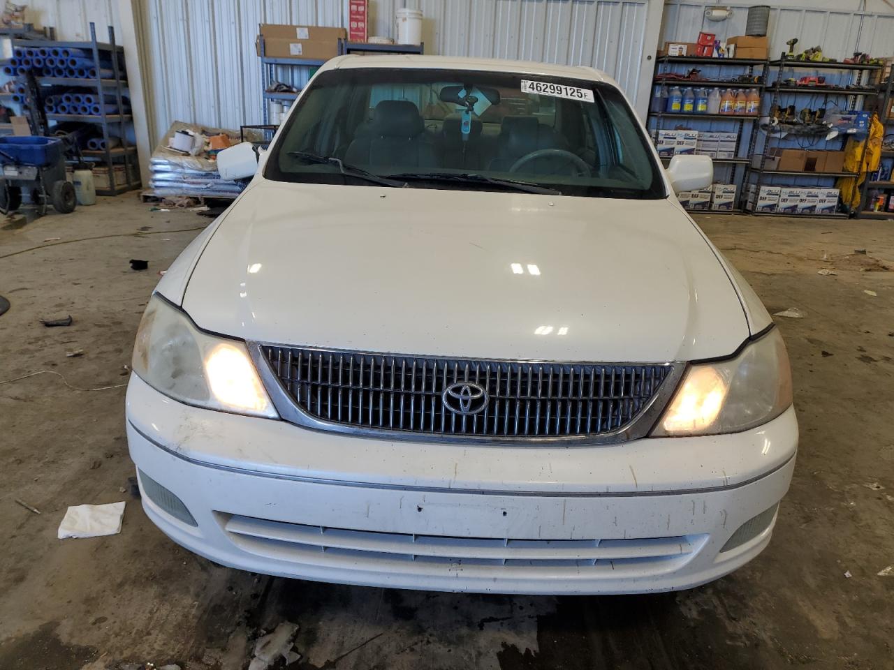 2000 Toyota Avalon - Image 5